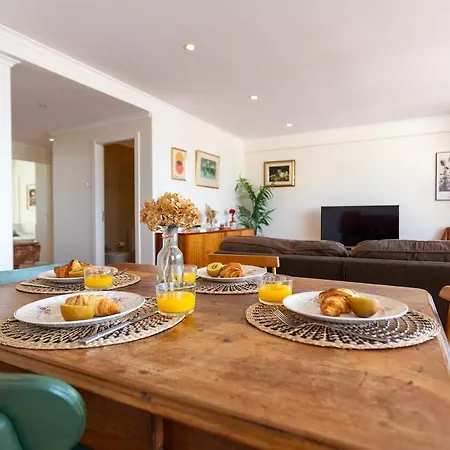 Stunning Belem Views Bright 2-bed * Lisboa