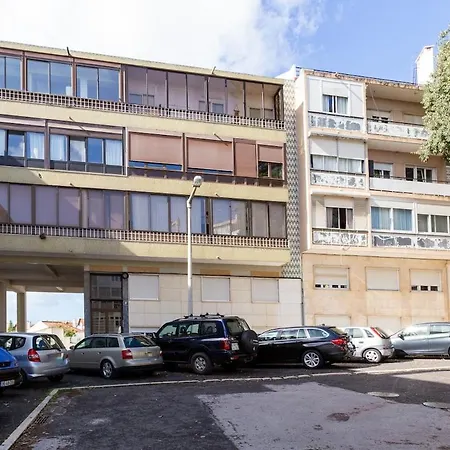 Stunning Belem Views Bright 2-bed Апартаменты *