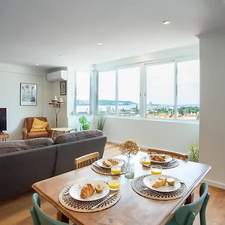 Stunning Belem Views Bright 2-bed